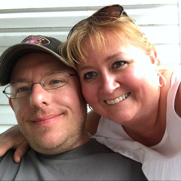 Meet your Posher, Leigh - Picture 1 of 1